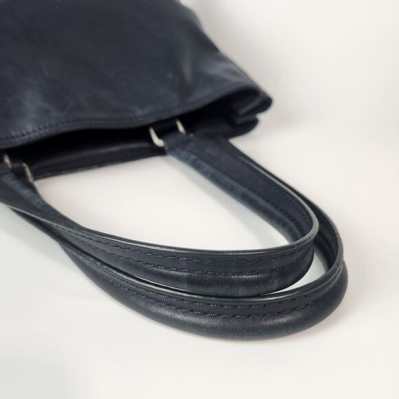 Etienne Aigner Purse Quiet Luxury Minimalist Leather Modest Feminine Designer - Picture 11 of 16